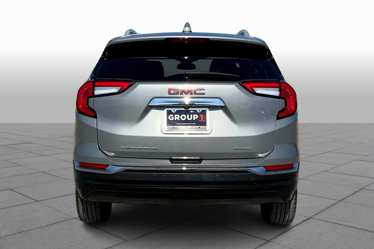 2024 Gmc Terrain SLT photo 4