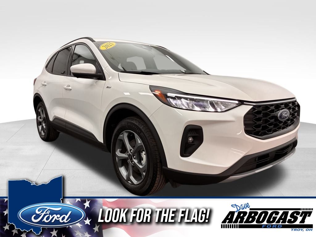 2025 Ford Escape ST-Line Select's photo