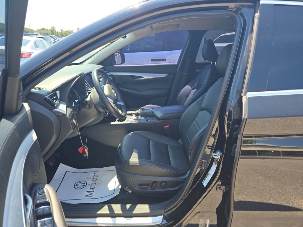 2021 Infiniti QX50 Luxe AWD photo 4