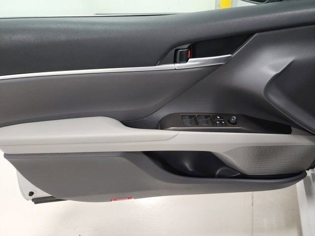 2023 Toyota Camry LE photo 18
