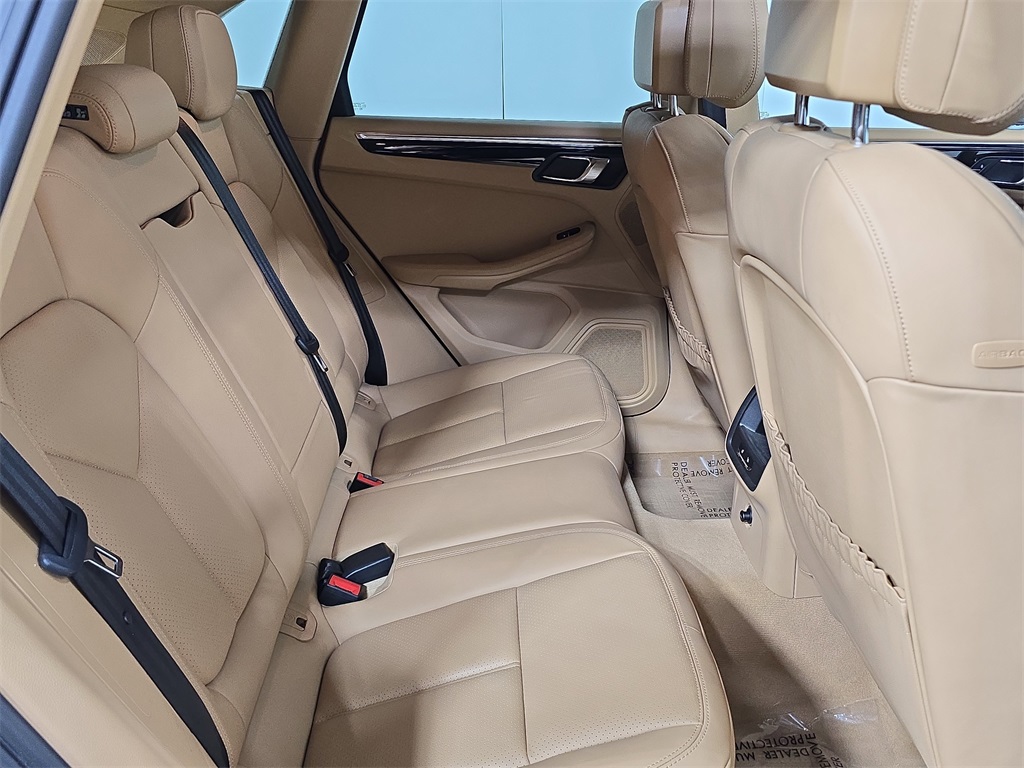 2015 Porsche Macan S photo 24