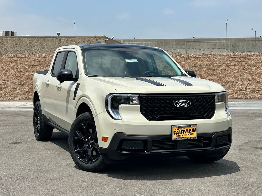 2025 Ford Maverick Lariat photo 2