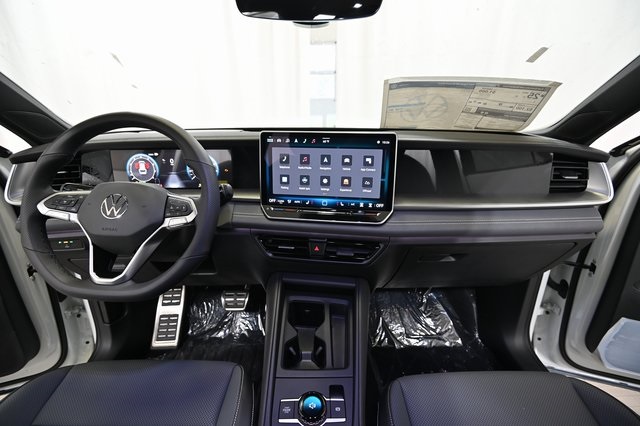 2025 Volkswagen Tiguan SE R-Line Black photo 2