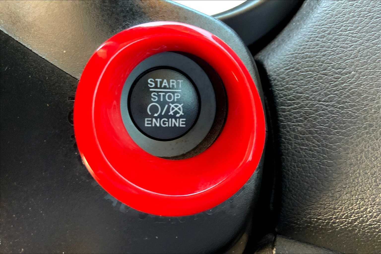 2020 Toyota RAV4 LE photo 33