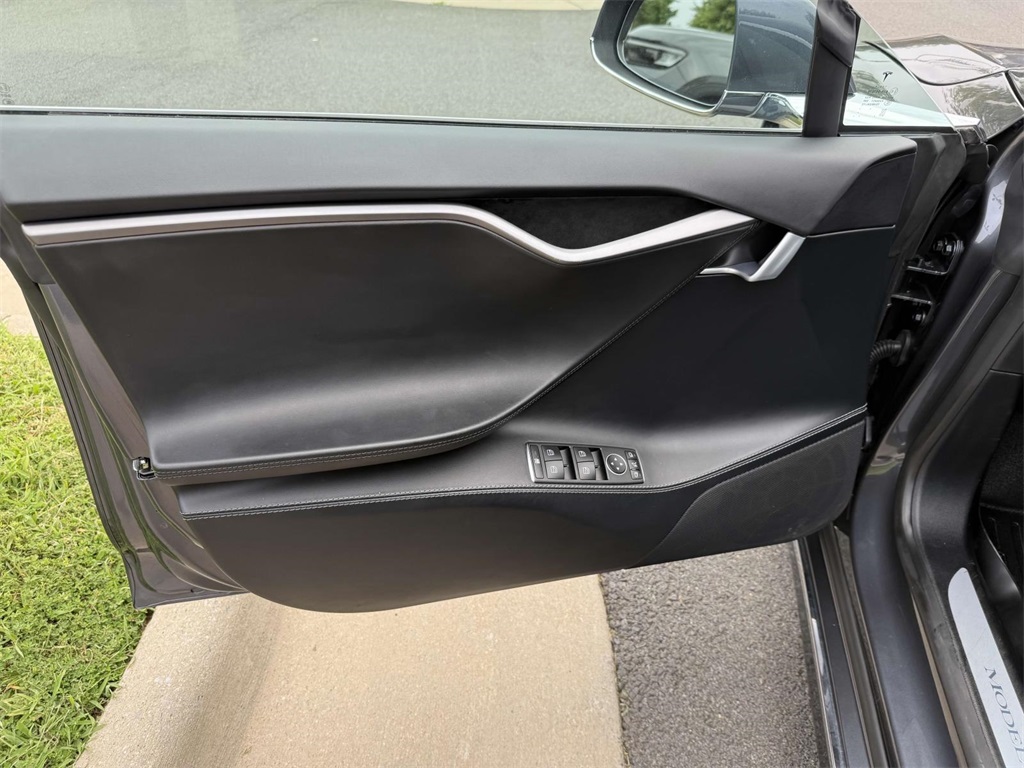 2021 Tesla Model S Long Range photo 25