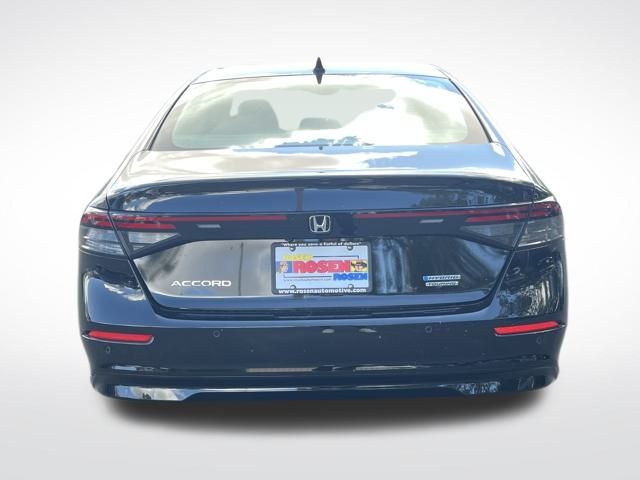 2025 Honda Accord Hybrid Touring photo 4