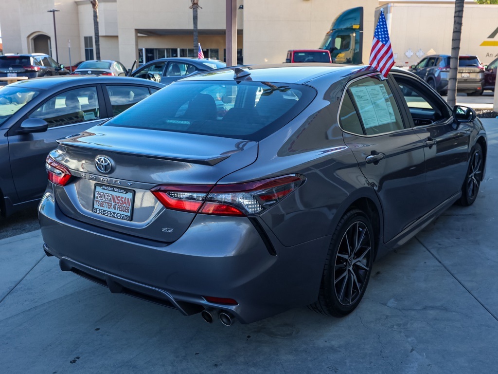 2023 Toyota Camry SE photo 3