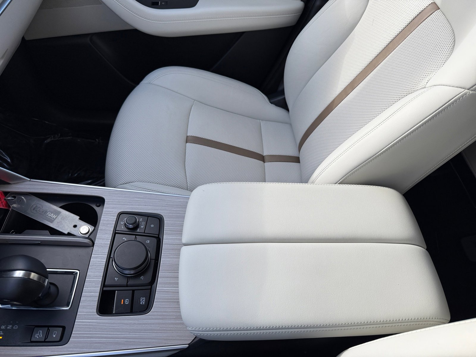 2024 Mazda CX-90 Premium Plus photo 14