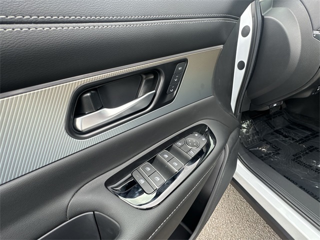 2025 Nissan Murano SL photo 13