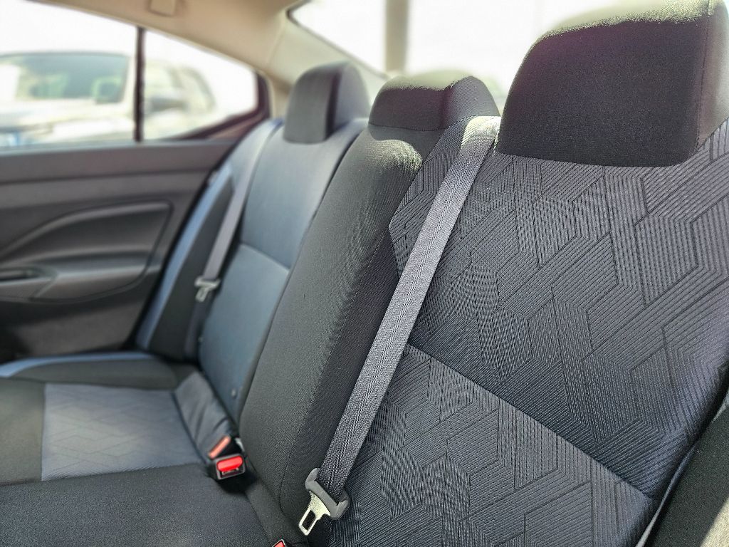 2025 Nissan Versa SV photo 19