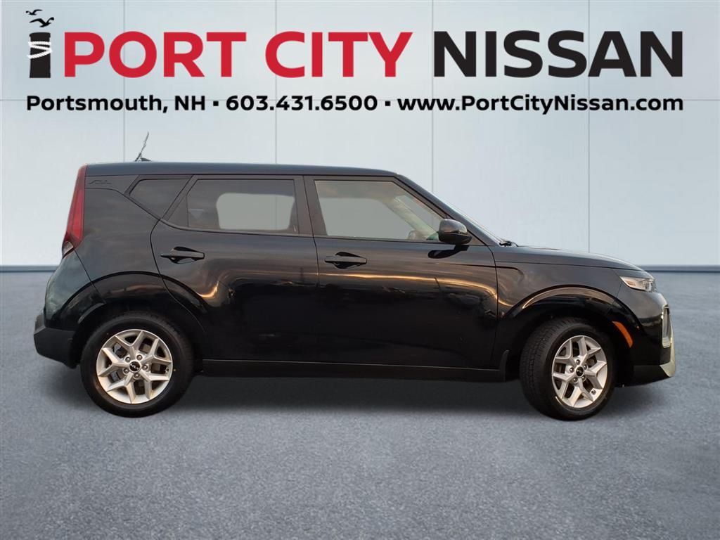 2022 Kia Soul LX photo 4