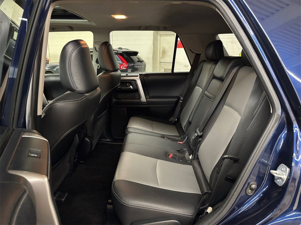 2017 Toyota 4Runner SR5 Premium photo 13