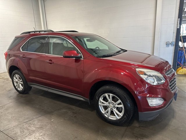 2016 Chevrolet Equinox LT photo 2