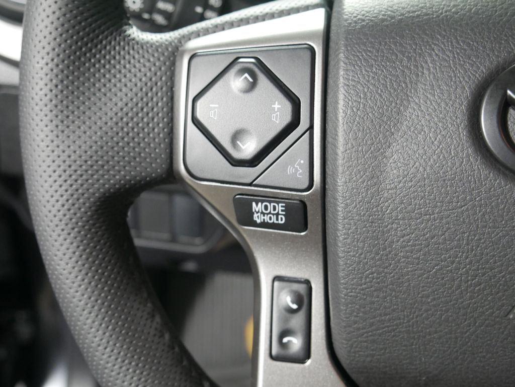 2022 Toyota Tacoma SR5 photo 18