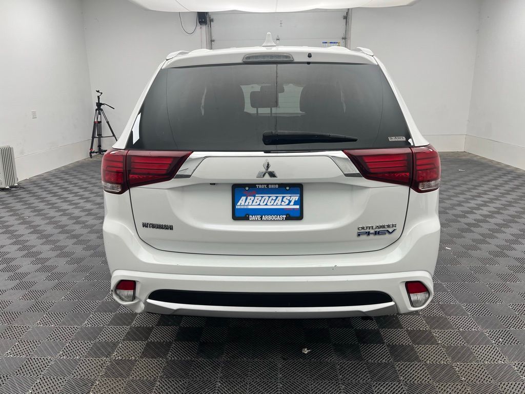 2018 Mitsubishi Outlander PHEV SEL photo 3