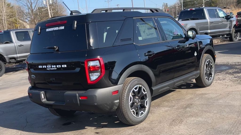 2025 Ford Bronco Sport Outer Banks photo 3