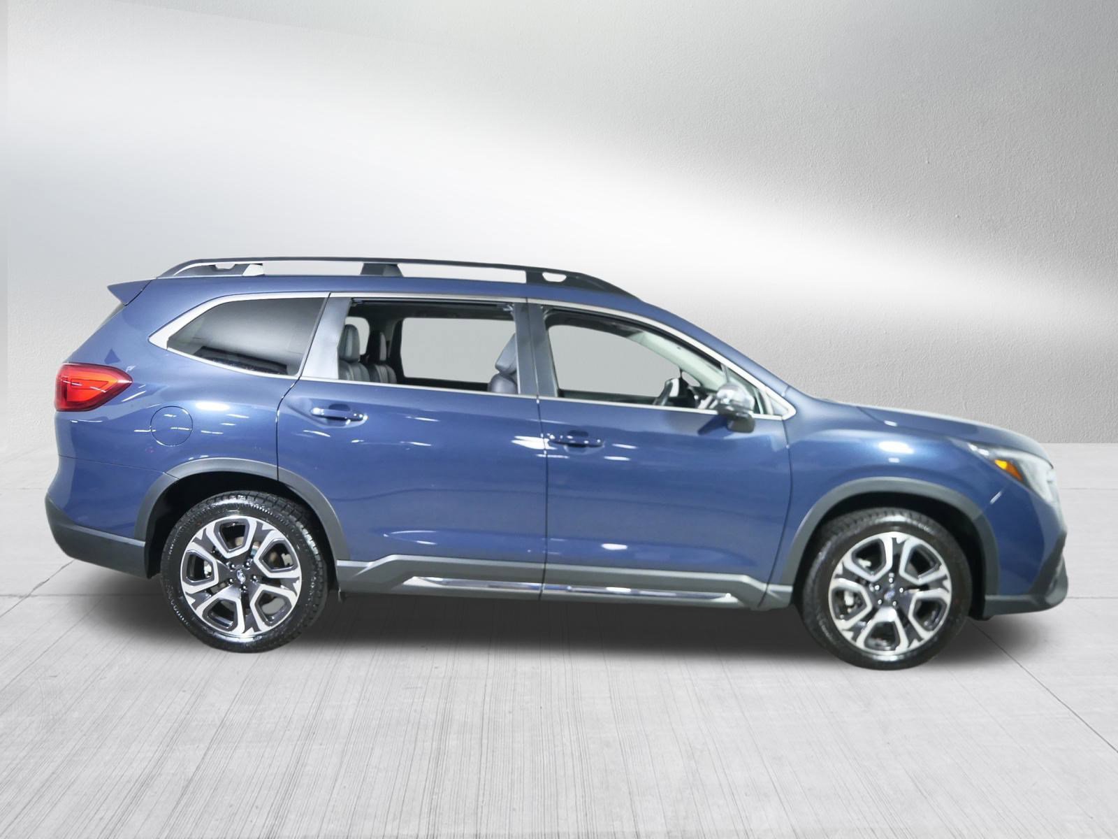 2023 Subaru Ascent Limited photo 8