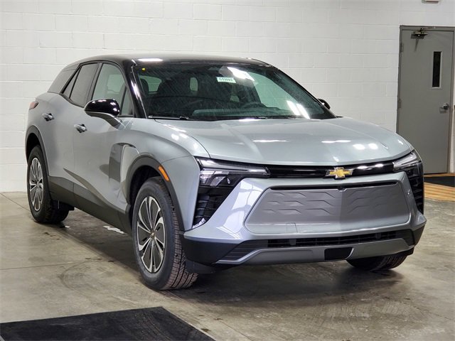 2025 Chevrolet Blazer EV photo 3