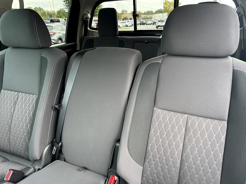 2024 Nissan Titan SV photo 13