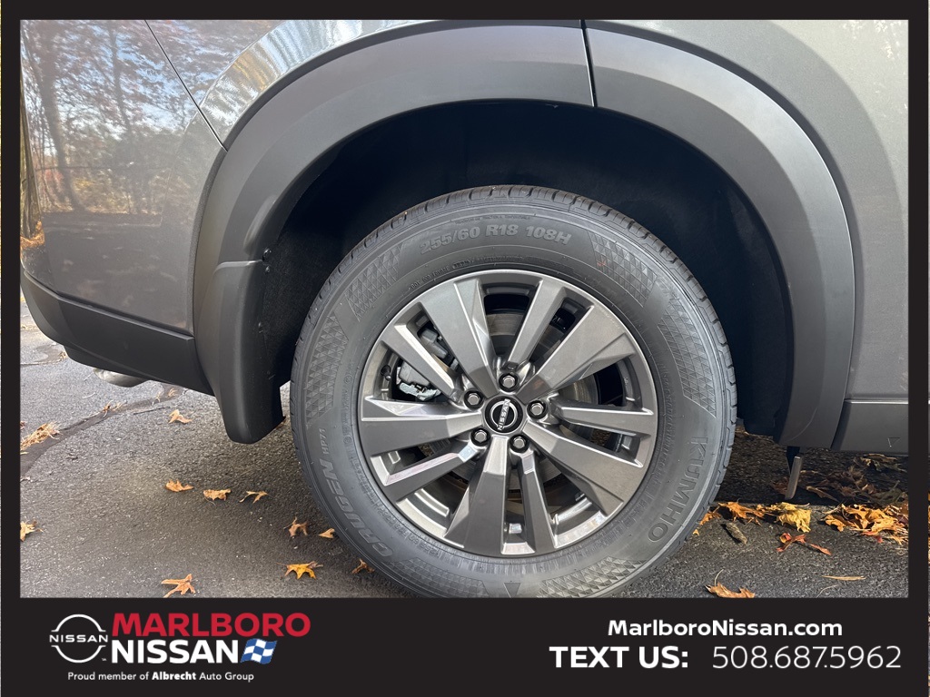 2025 Nissan Pathfinder SV photo 4