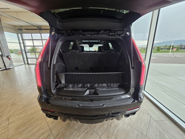 2025 Cadillac Escalade V-Series photo 4