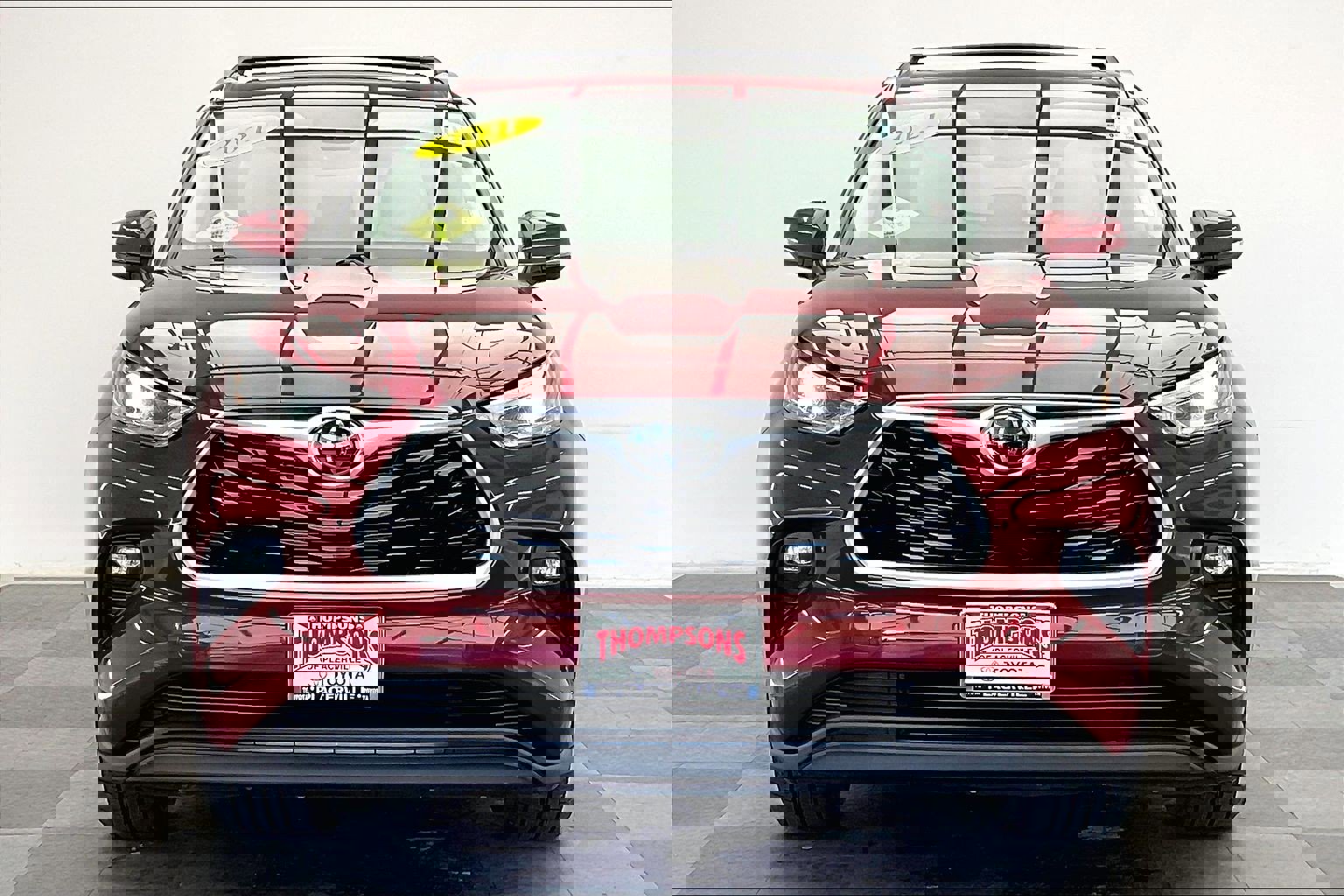 2021 Toyota Highlander XLE photo 2