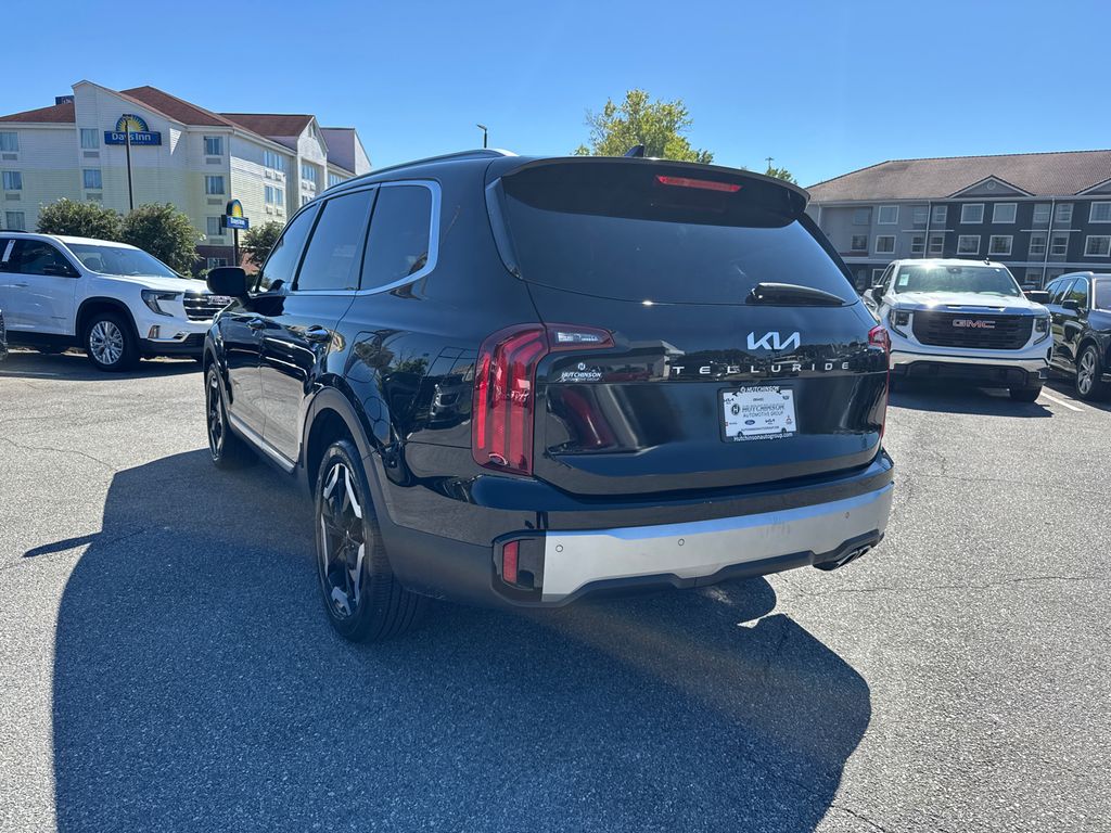 2024 Kia Telluride S photo 5