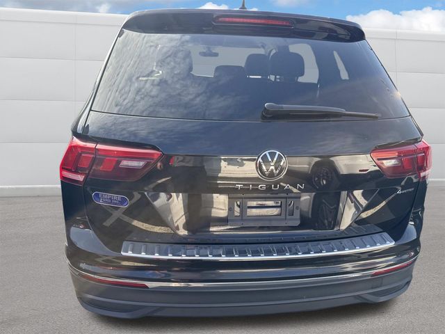 2024 Volkswagen Tiguan Wolfsburg Edition photo 3