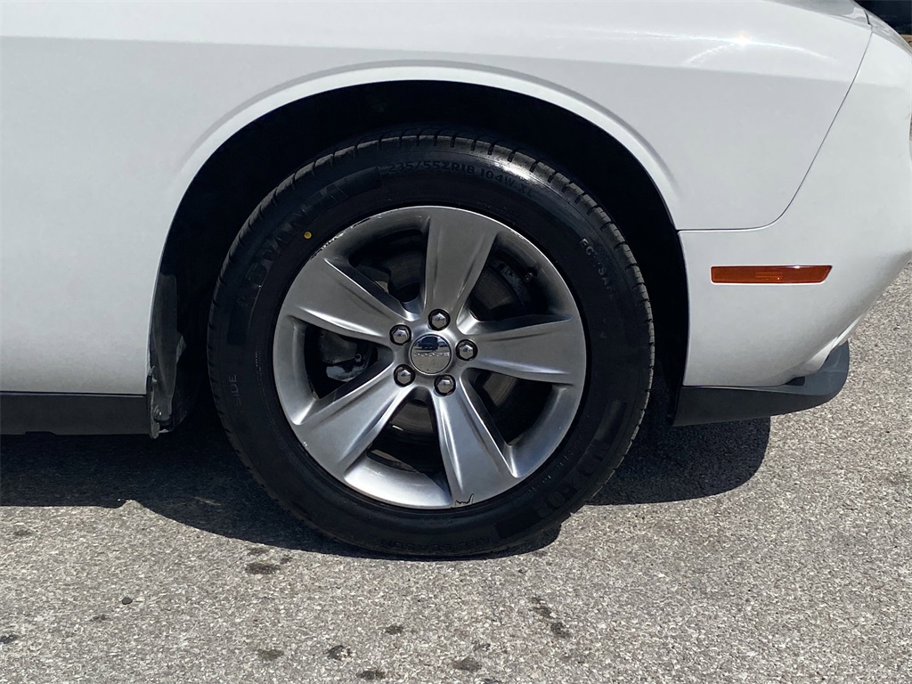 2019 Dodge Challenger SXT photo 10
