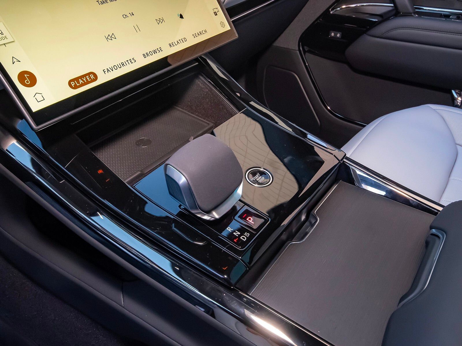 2025 Land Rover Range Rover Sport SE photo 21