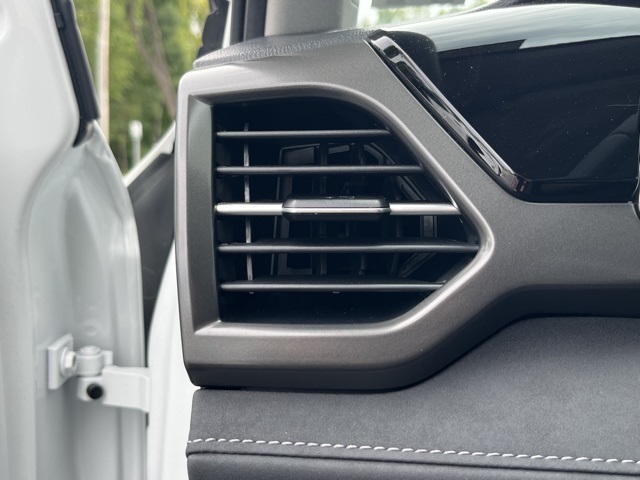 2025 Volkswagen Taos SE photo 23