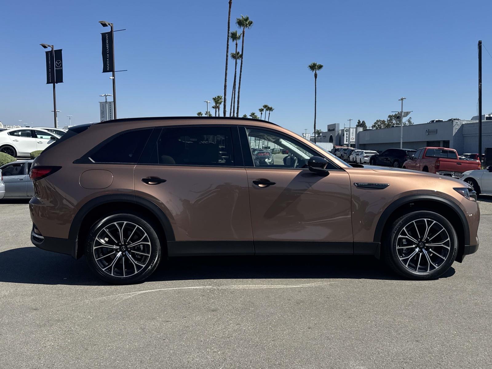 2025 Mazda CX-70 Plug-in Hybrid Premium photo 4