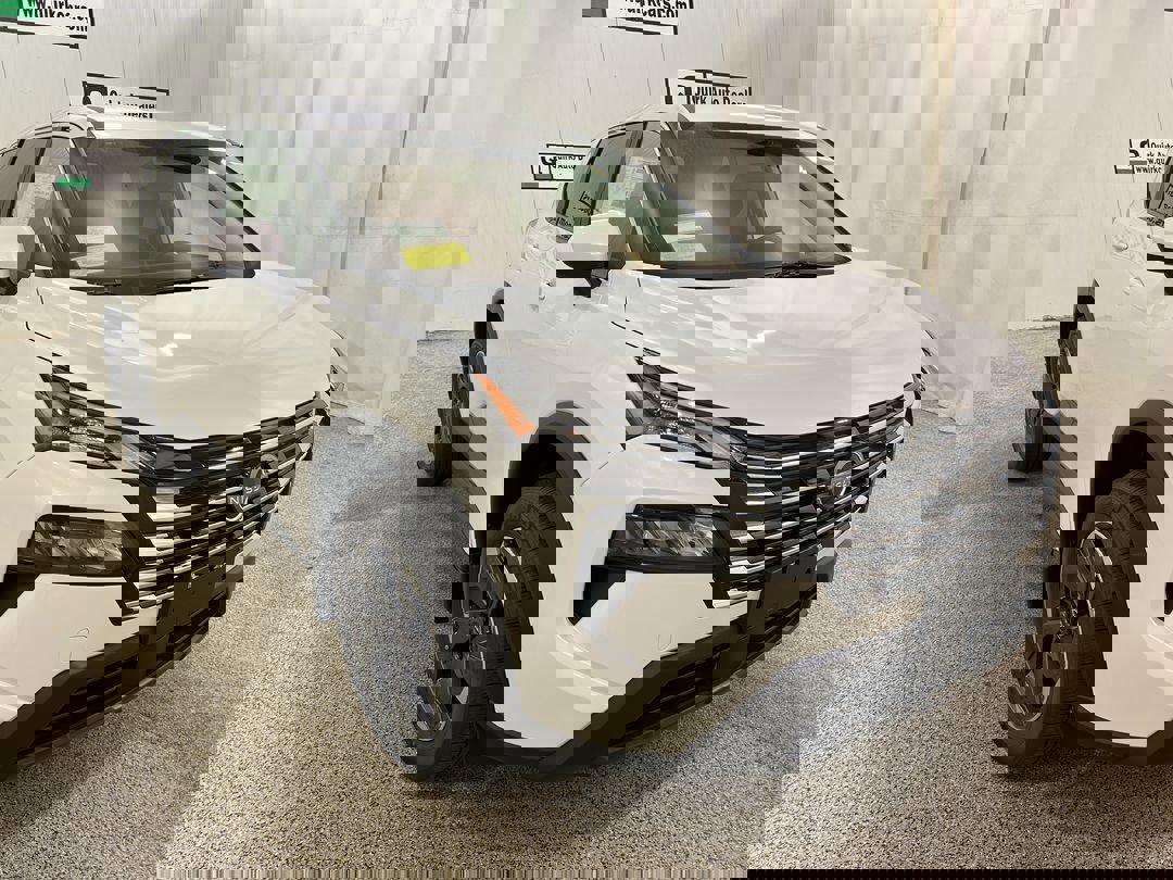 2026 Nissan Rogue SV's photo