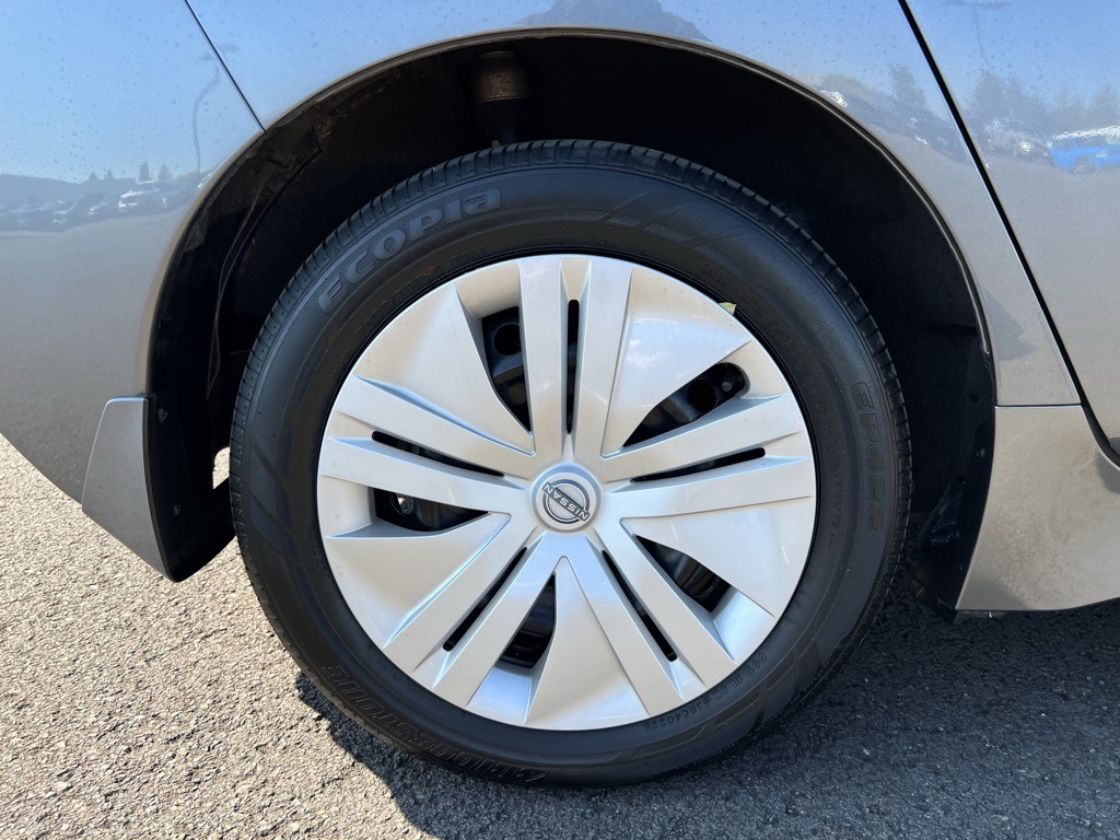 2024 Nissan Leaf S photo 8