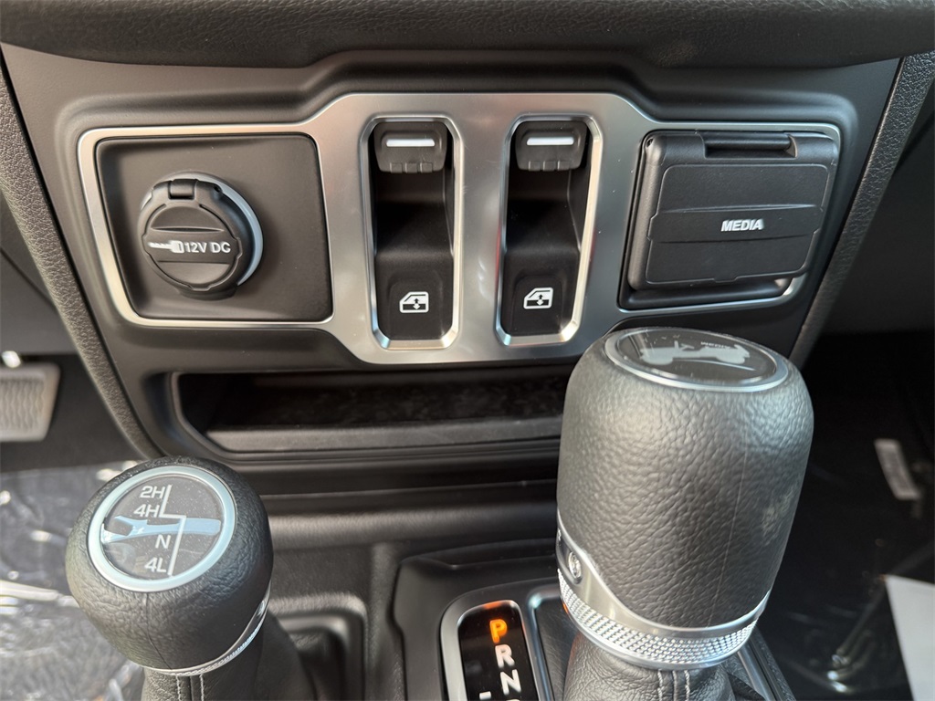 2025 Jeep Wrangler Sport photo 21