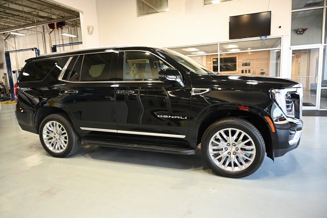 2025 Gmc Yukon Denali photo 2