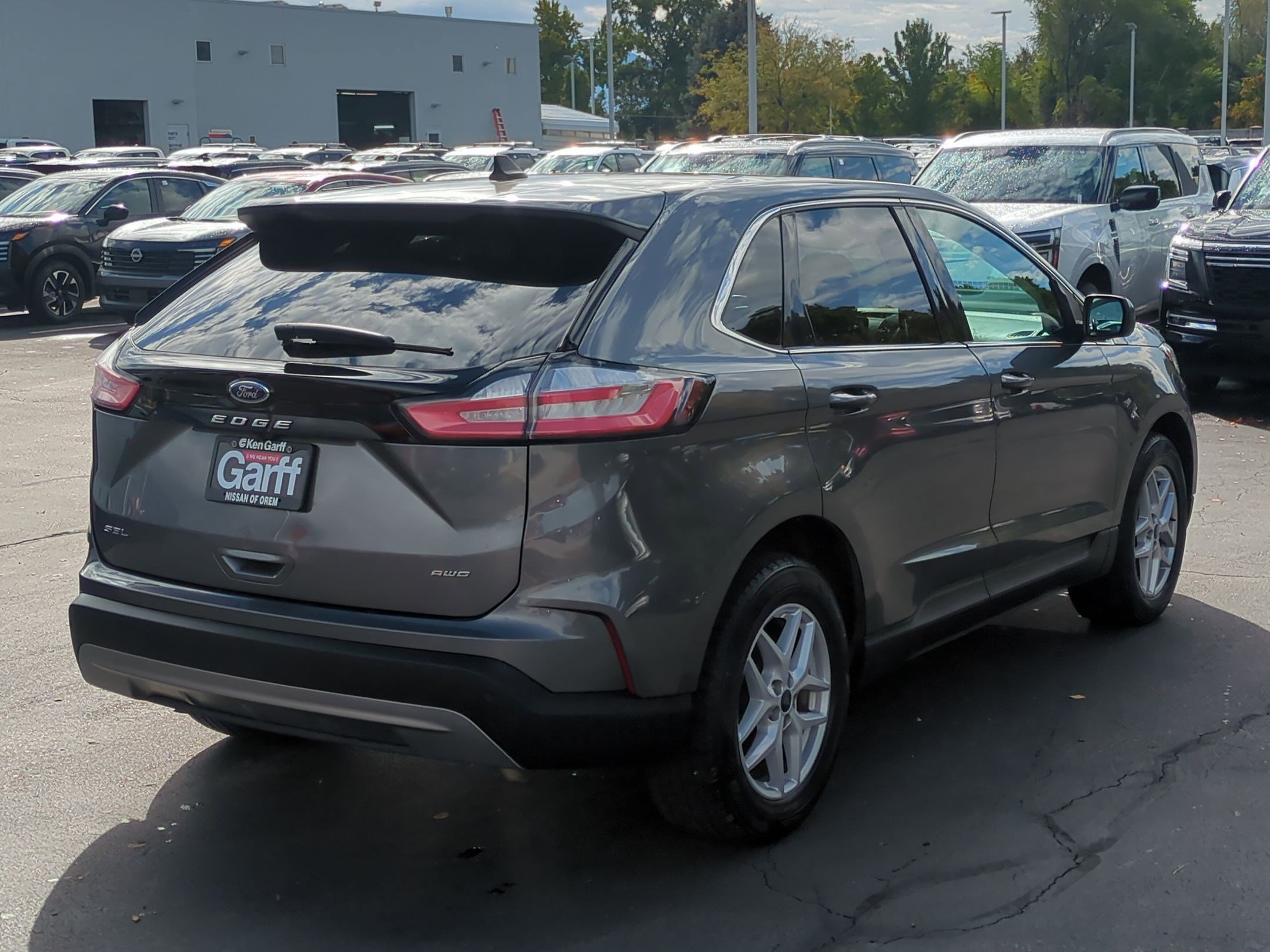 2022 Ford Edge SEL photo 3