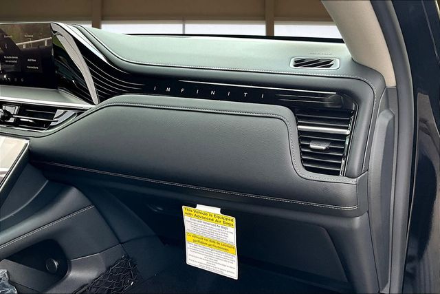 2026 Infiniti QX80 Luxe photo 10