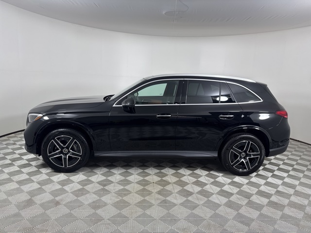 2026 Mercedes Benz GLC 300 4MATIC photo 3