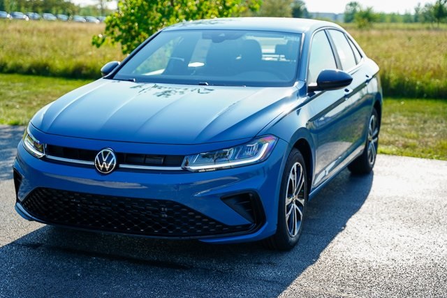 2025 Volkswagen Jetta 1.5T Sport photo 4