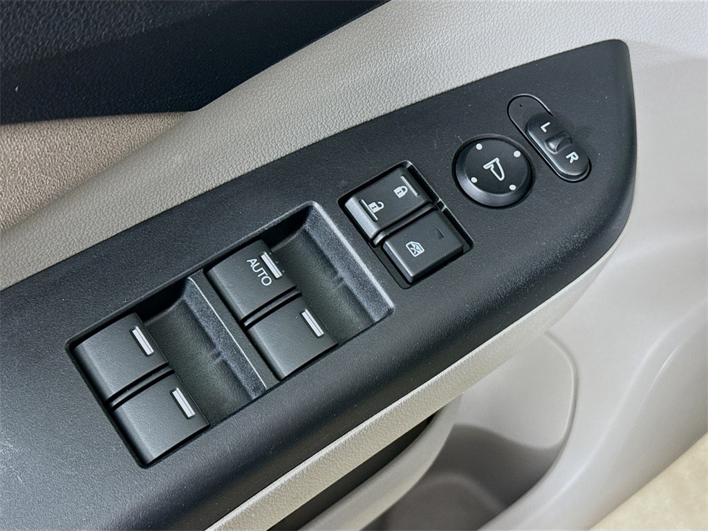 2013 Honda CR-V EX photo 16