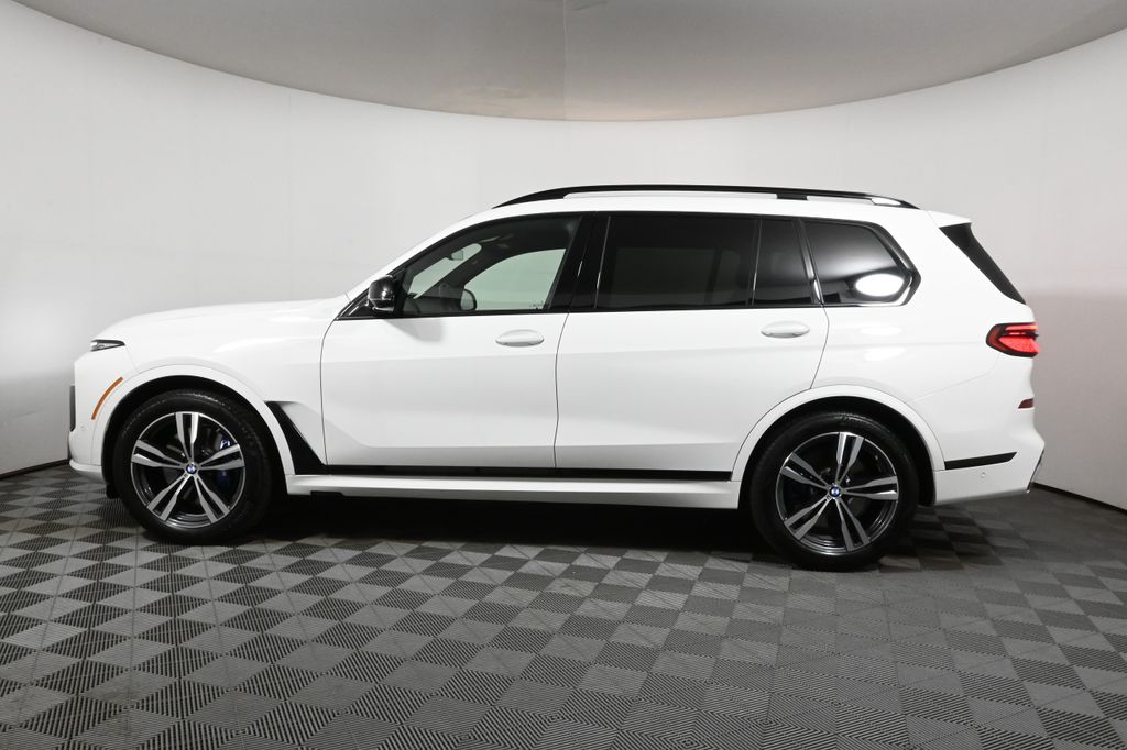2025 Bmw X7 M60i photo 2