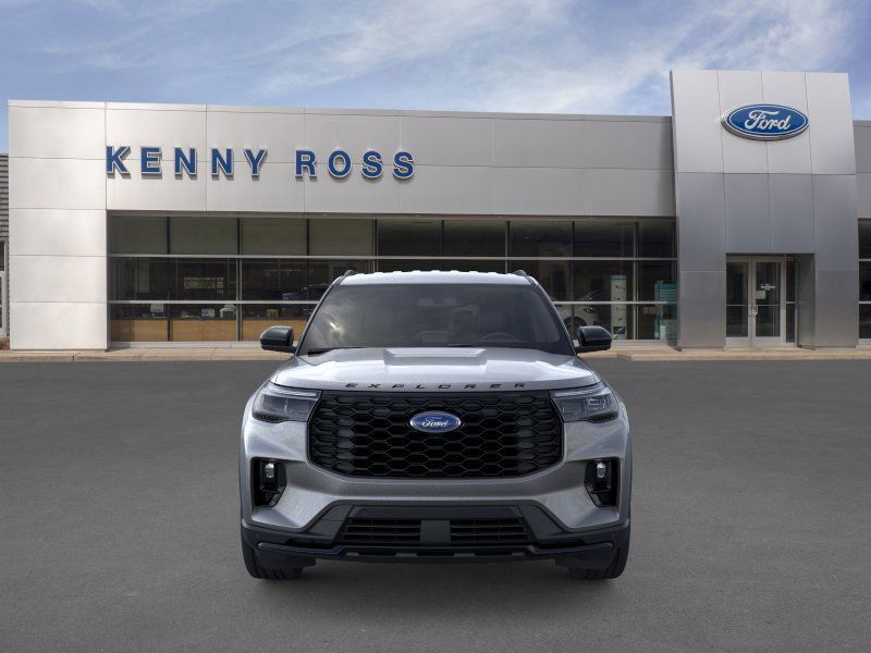 2026 Ford Explorer ST-Line photo 2