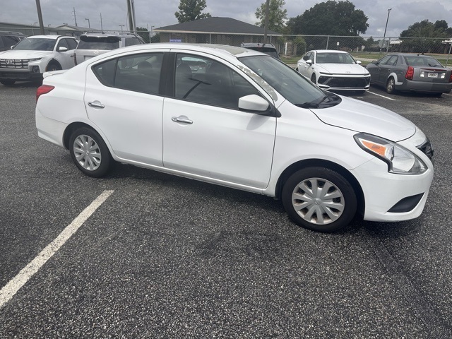 2018 Nissan Versa 1.6 SV photo 2