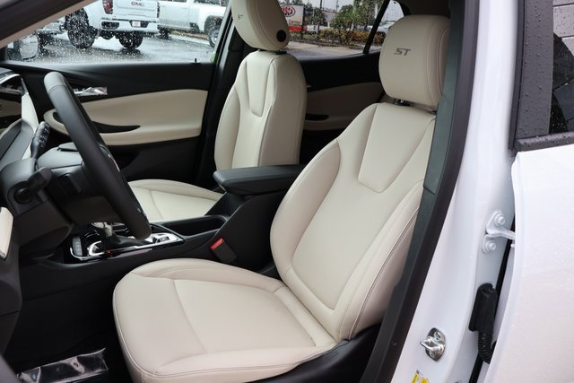 2026 Buick Encore GX Sport Touring photo 11
