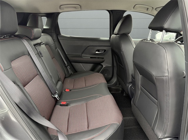 2025 Nissan Kicks SR photo 23