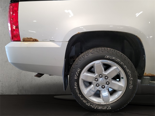 2011 Gmc Yukon XL SLT 1500 photo 24