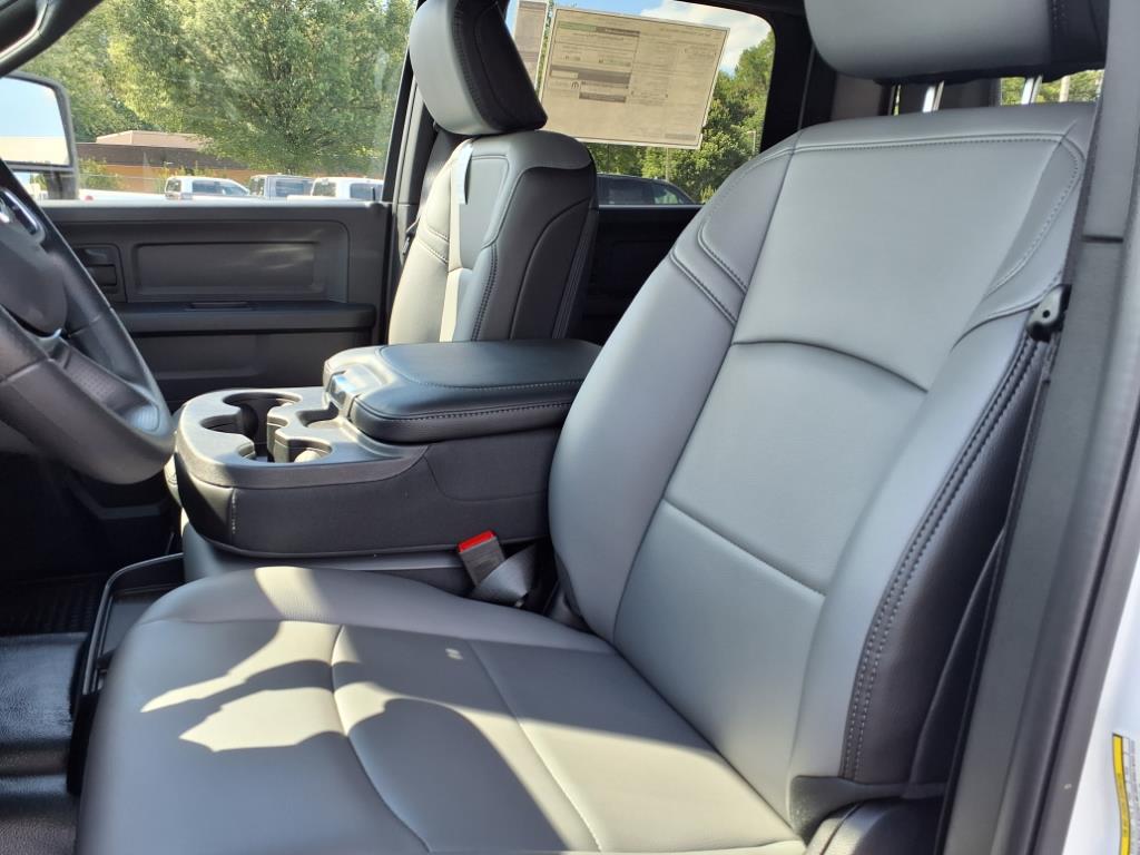 2026 Ram 2500 Tradesman photo 3
