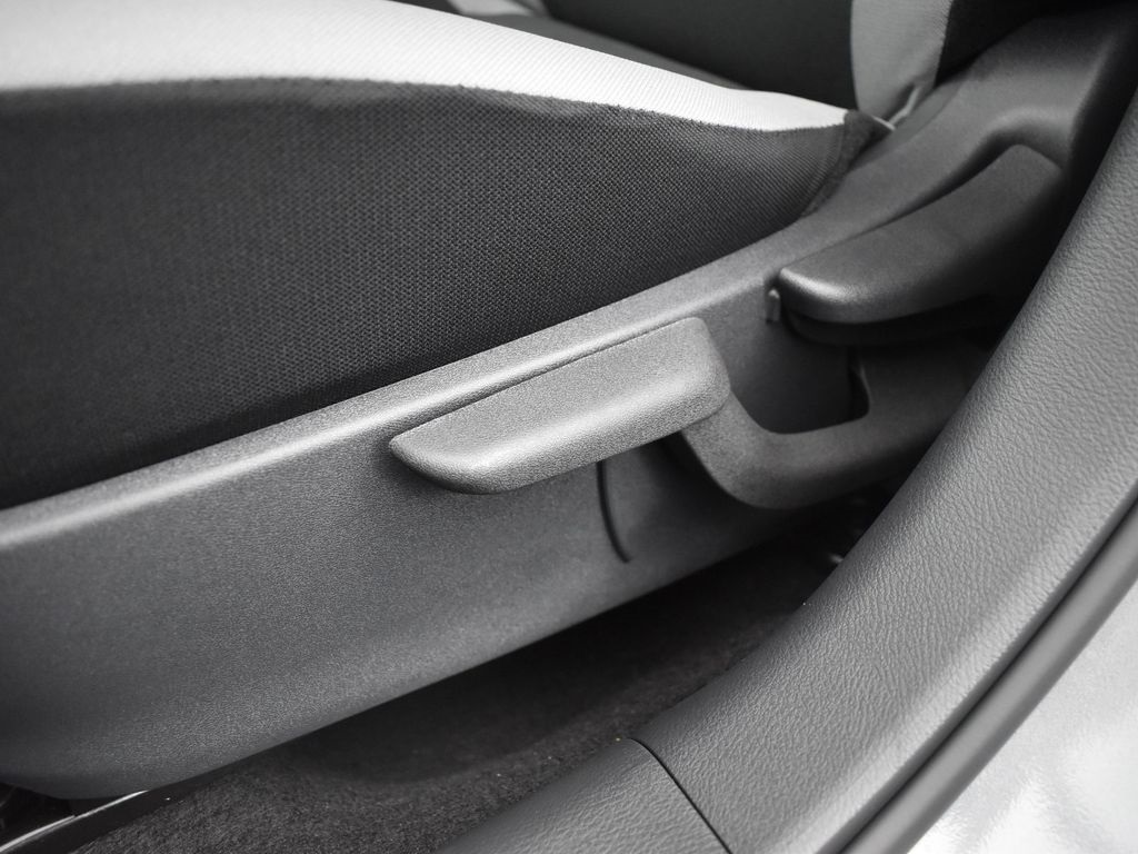 2025 Nissan Versa 1.6 S photo 25