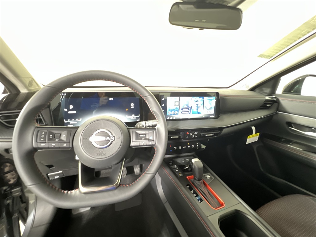 2026 Nissan Kicks SR photo 10
